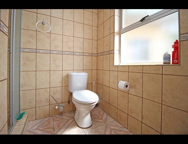 5 BEDROOM HOUSE FOR SALE IN BLOUBOSRAND